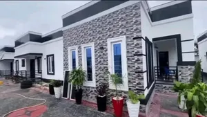 Luxury Wall Screeding