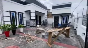 Luxury Wall Screeding