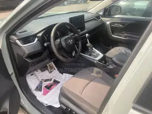 Toyota RAV4 XLE AWD 2019 Gray