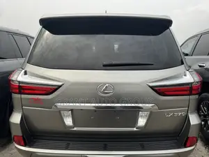 Lexus LX 570 AWD 2017 Gold