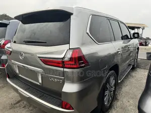 Lexus LX 570 AWD 2017 Gold
