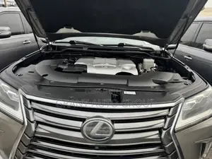 Lexus LX 570 AWD 2017 Gold