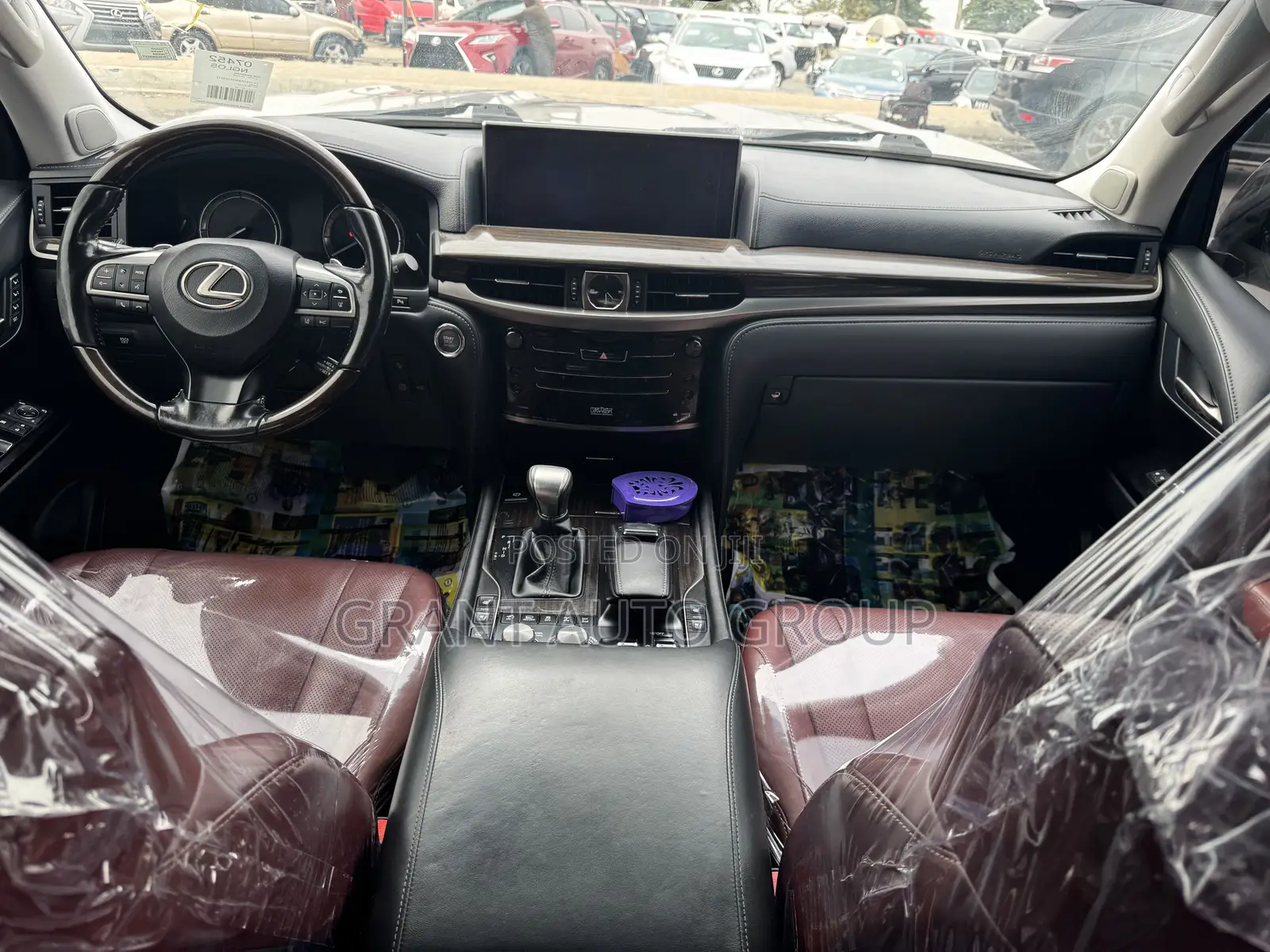 Lexus LX 570 AWD 2017 Gold