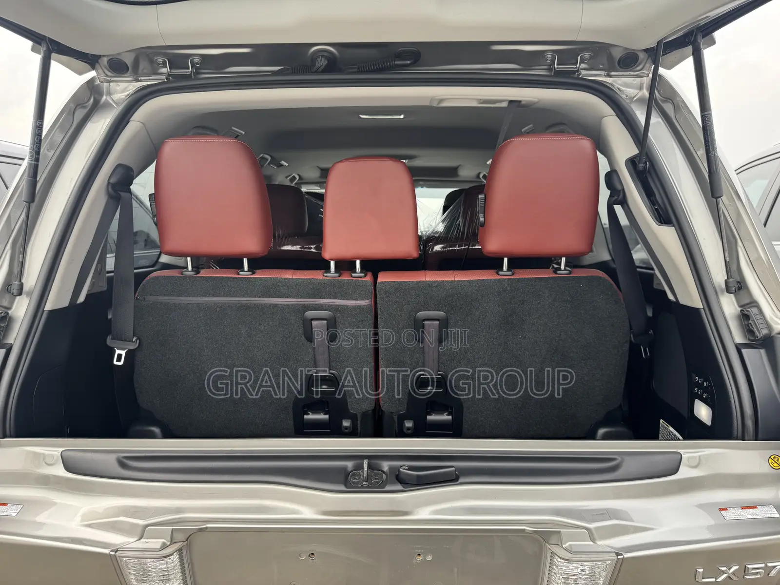 Lexus LX 570 AWD 2017 Gold