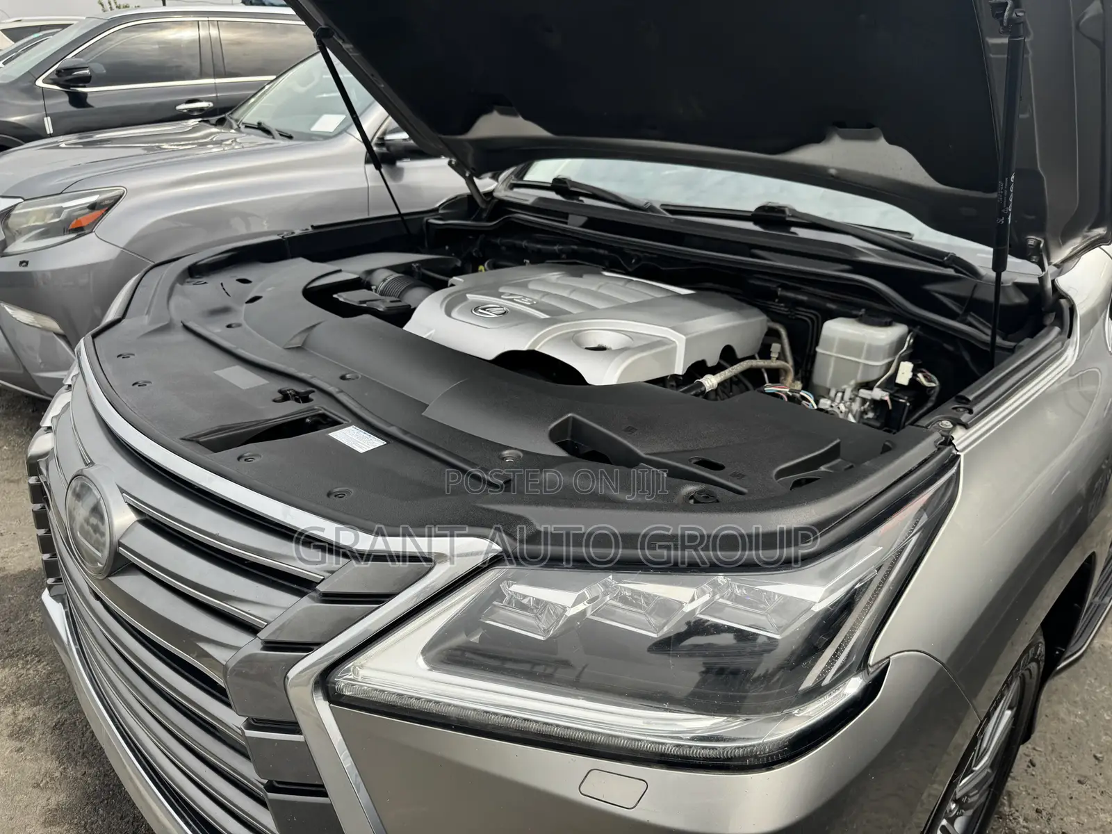 Lexus LX 570 AWD 2017 Gold