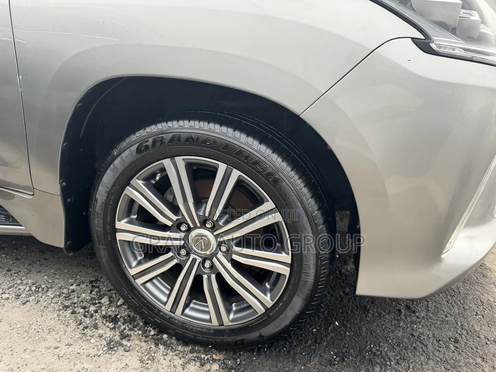 Lexus LX 570 AWD 2017 Gold
