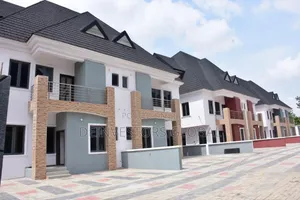 Photo - 4bdrm Duplex in Maryland Estate for sale