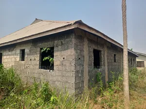Photo - 6bdrm House in Agunfoye Igbogbo, Ikorodu for sale
