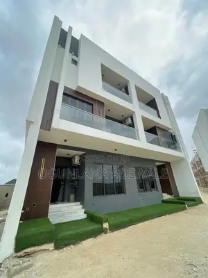 5bdrm Duplex in Lekki for sale