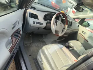 Toyota Sienna Limited 7 Passenger 2012 Gray