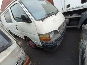 Toyota HiAce 2004 White