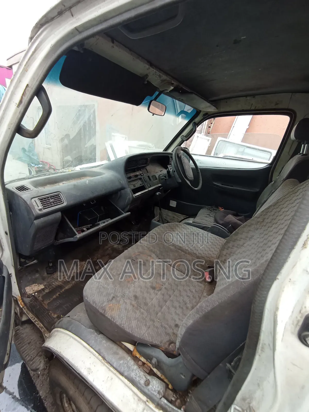 Toyota HiAce 2004 White