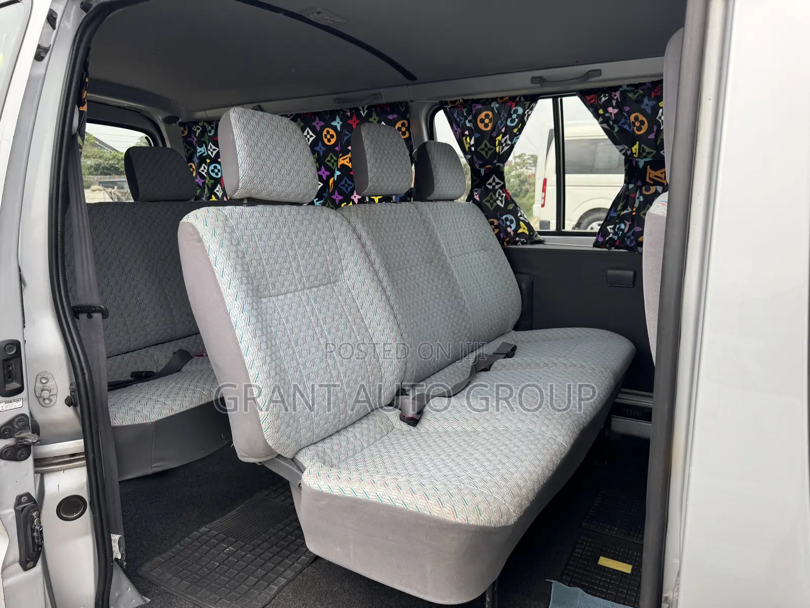 Toyota HiAce 2005 Silver