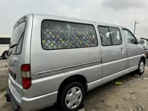 Toyota HiAce 2005 Silver