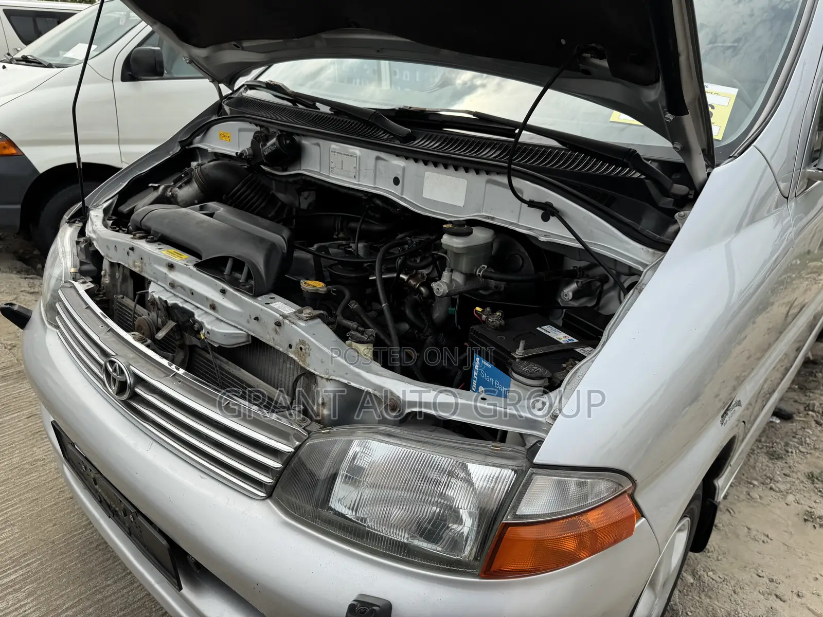 Toyota HiAce 2005 Silver