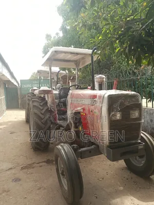 Photo - Massey Ferguson Tractor Head