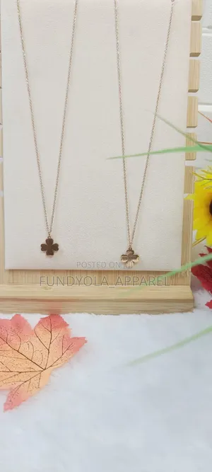 Trendy Short Necklace