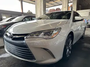 Toyota Camry 2017 White
