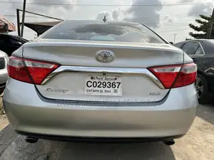 Toyota Camry 2016 Silver