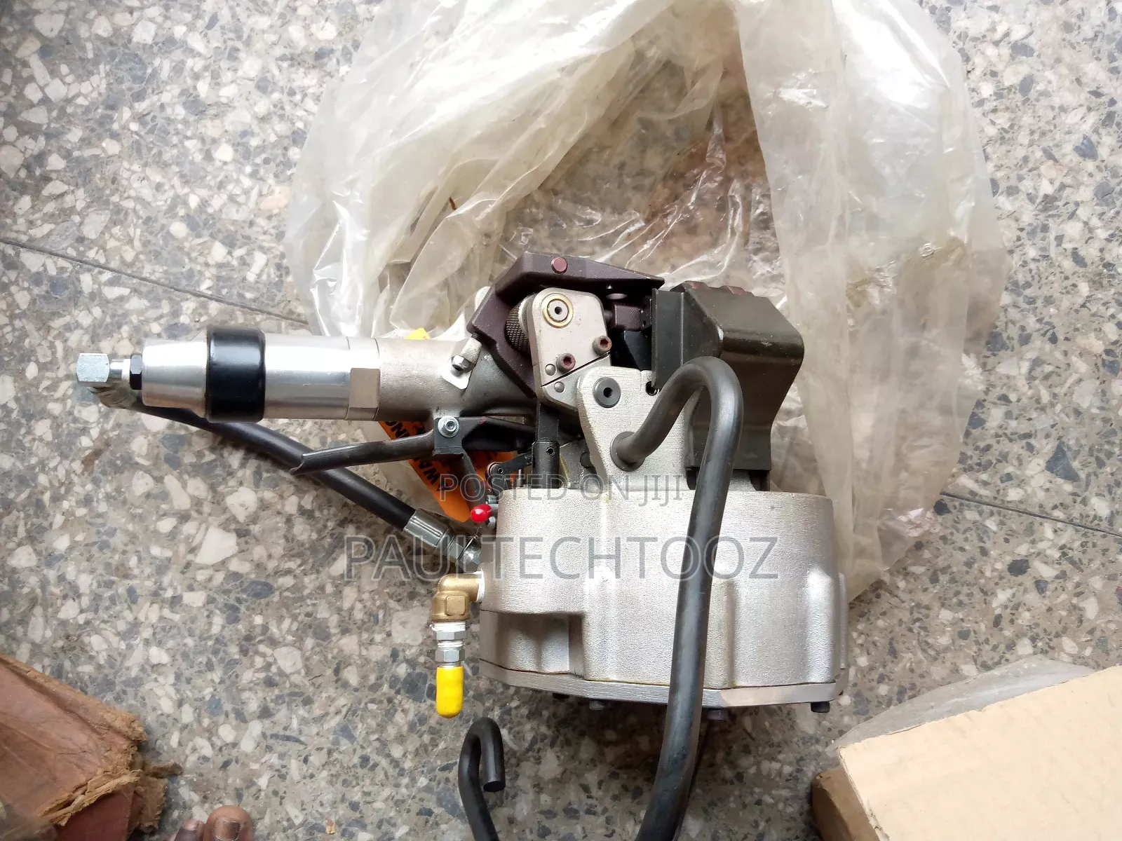 Pneumatic Binding and Cutting Machine