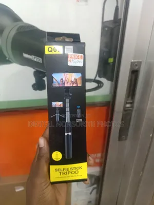 Brand New Q03 Selfie Stick Tripod