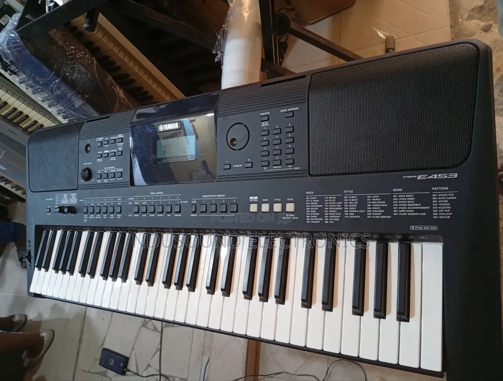 UK Used Yamaha PSR-E453