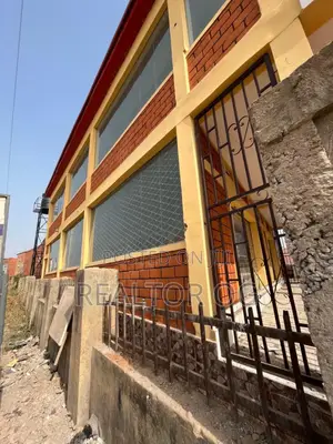 Photo - Massive Super Market Shop for Rent in Fo1 Market