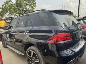Mercedes-Benz GLE-Class GLE 350 2017 Blue