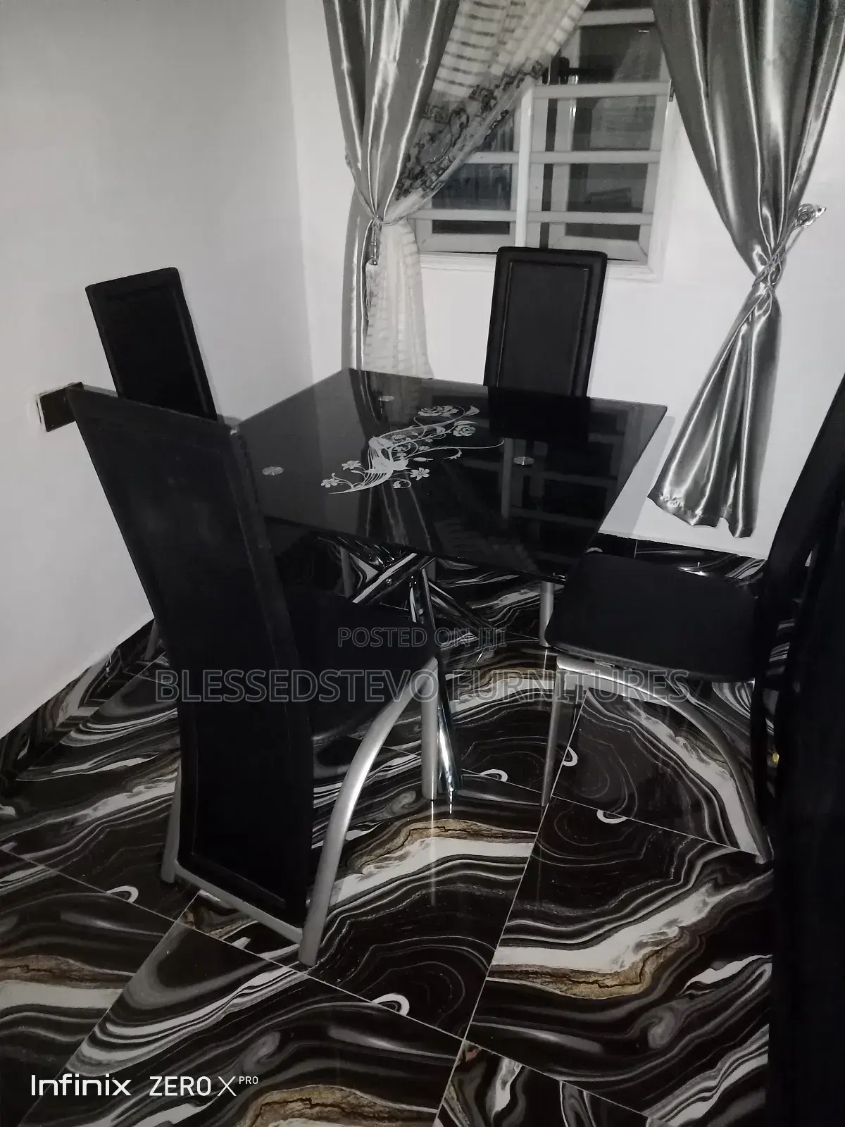 Dining Table With 4 Chair