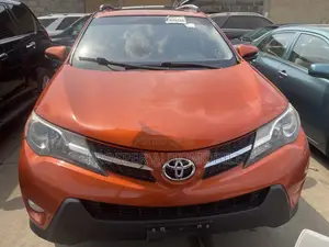 Toyota RAV4 2015 Orange