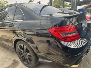 Mercedes-Benz C300 2012 Black