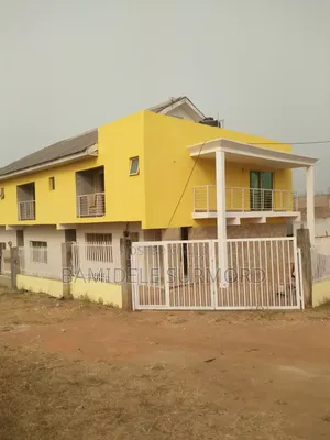 Photo - 3bdrm Duplex in Emerald Garden City, Pakuro for sale