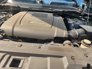 Land Rover Defender 2021