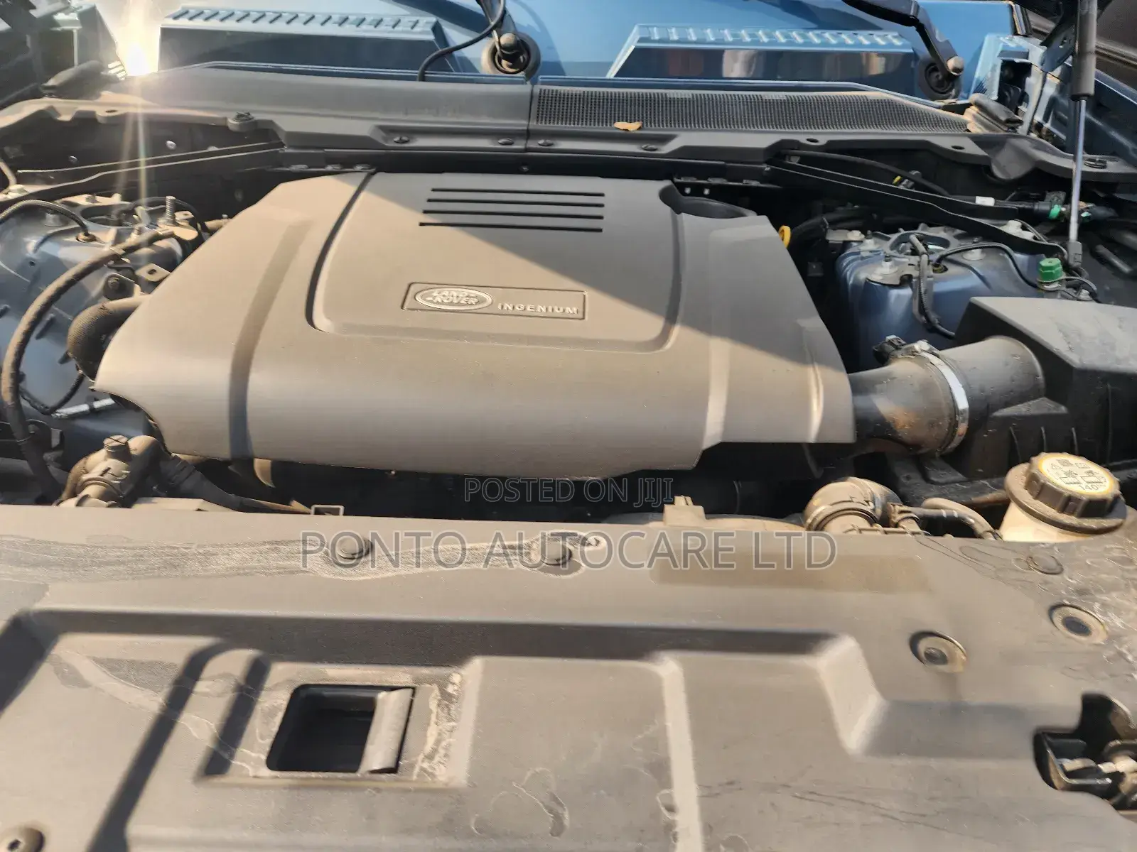 Land Rover Defender 2021