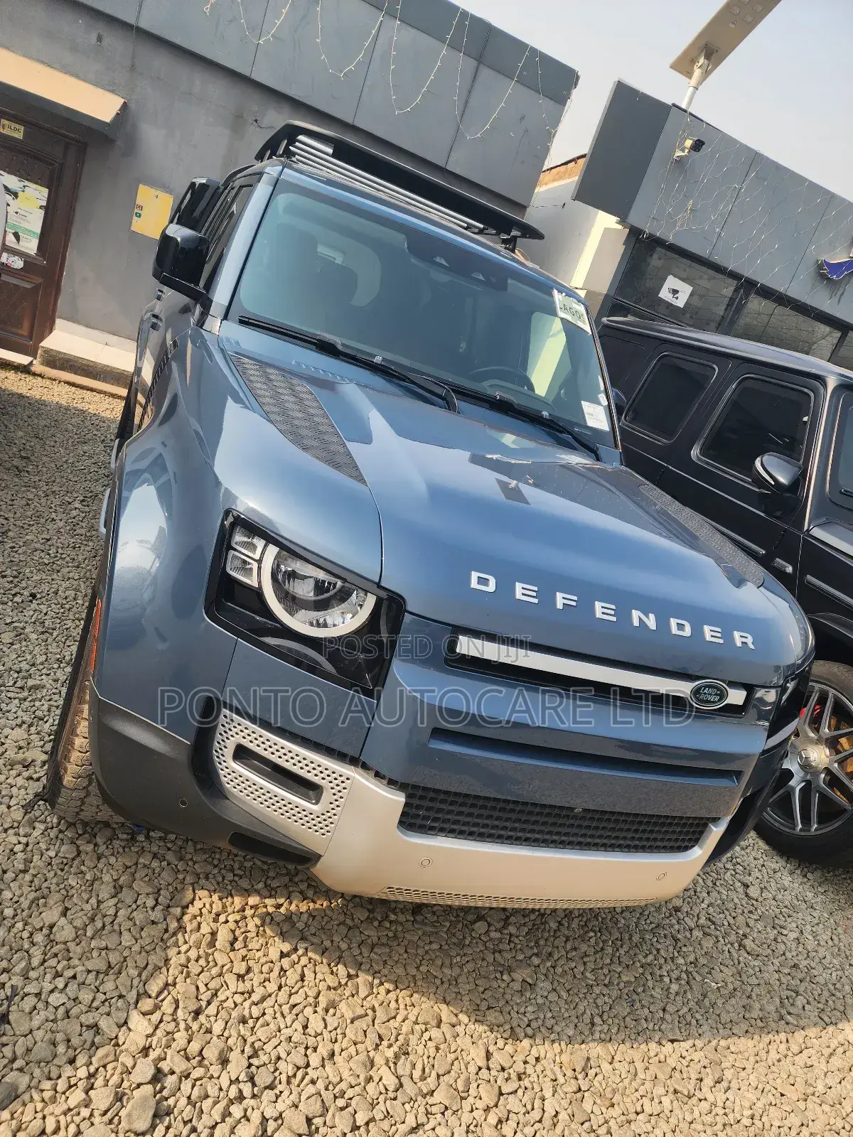 Land Rover Defender 2021