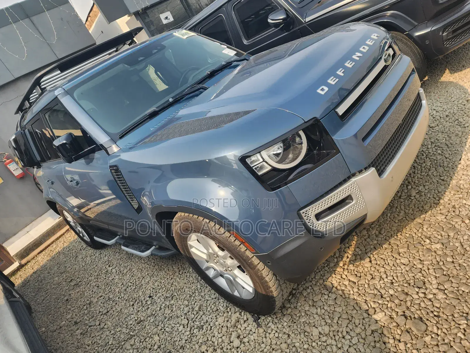 Land Rover Defender 2021