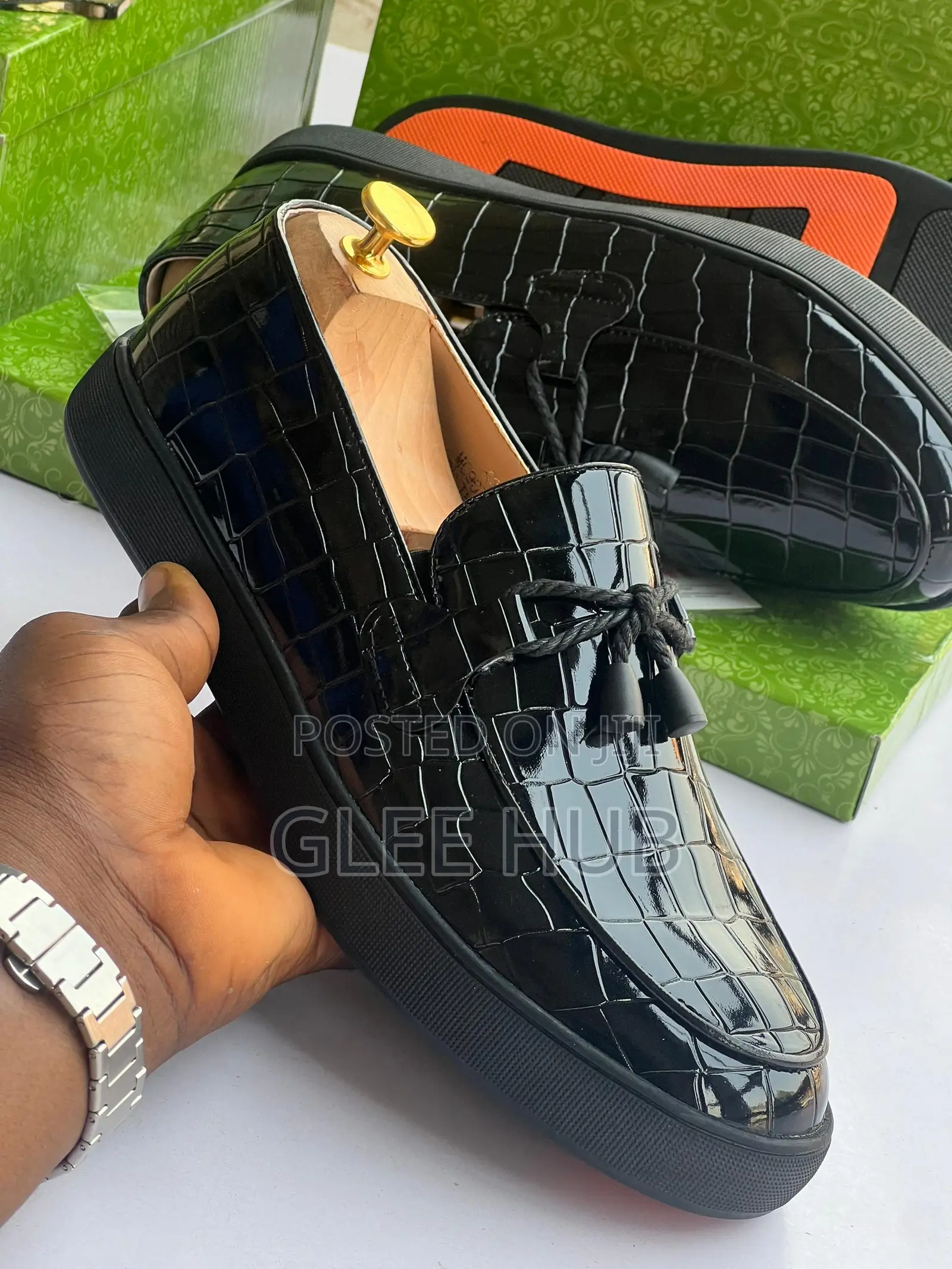 Gucci Glossy Patterned Shoes