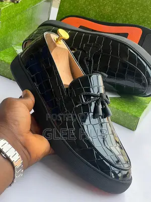 Gucci Glossy Patterned Shoes