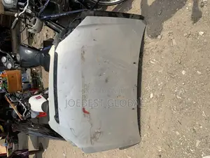 Toyota Corolla Bonnet 2005