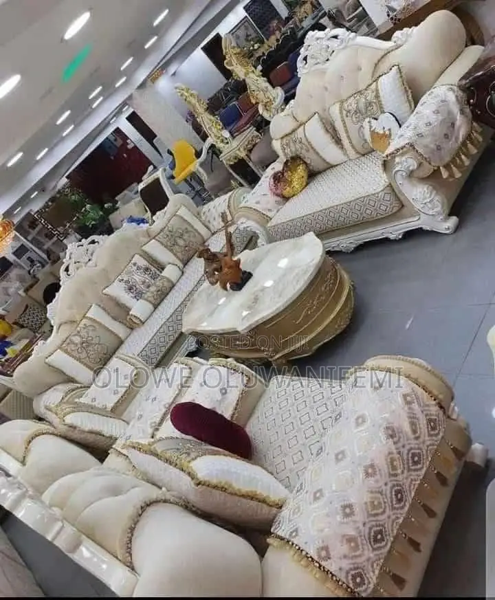 Royal Chairs, 7 Seaters