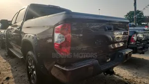 Toyota Tundra 2018 Brown