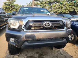Toyota Tacoma 2015 Gray
