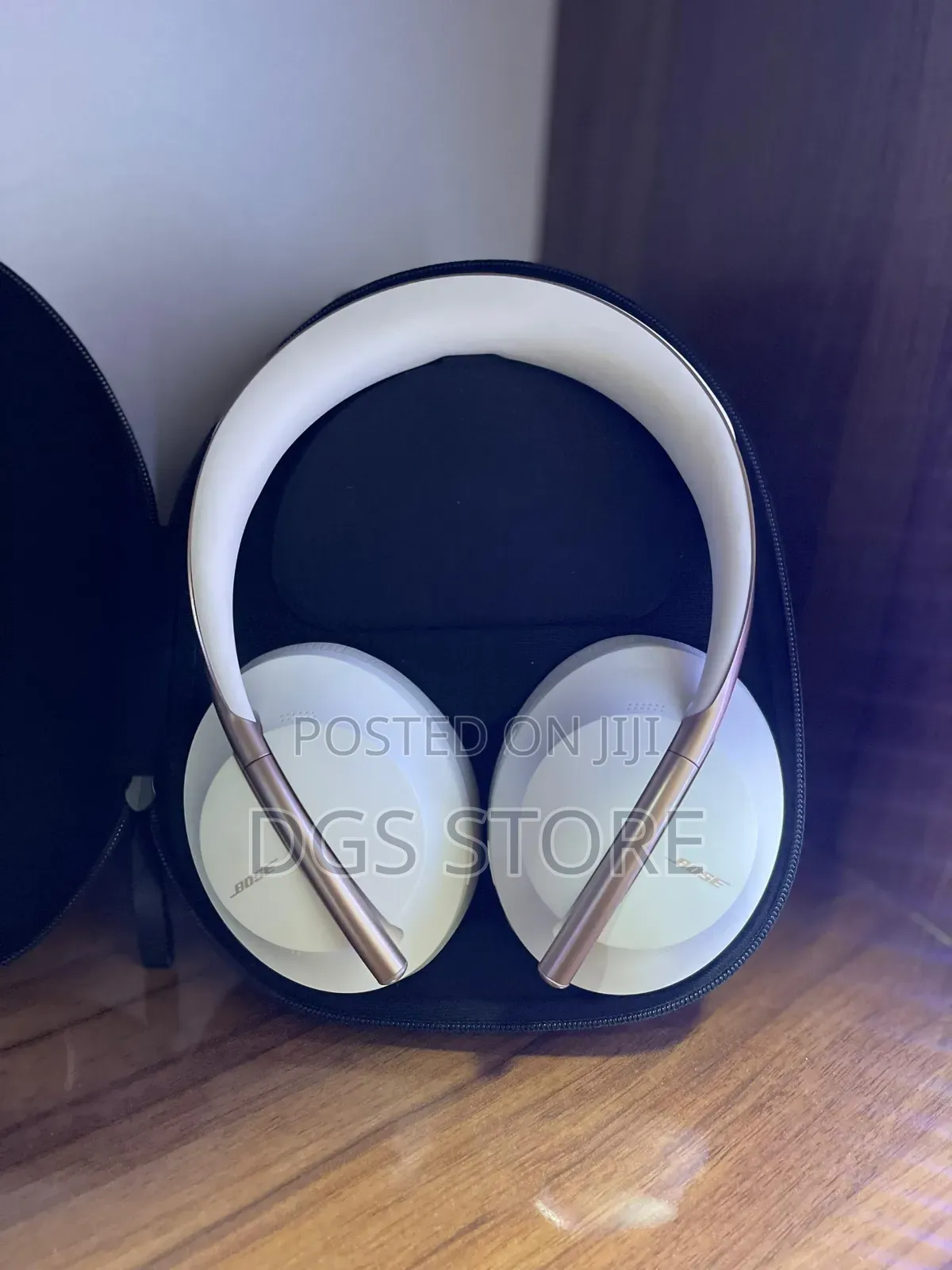 Bose NC 700 Bluetooth Headphone Used
