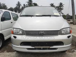 Toyota HiAce 2005 Silver