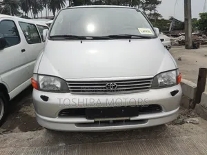 Toyota HiAce 2005 Silver