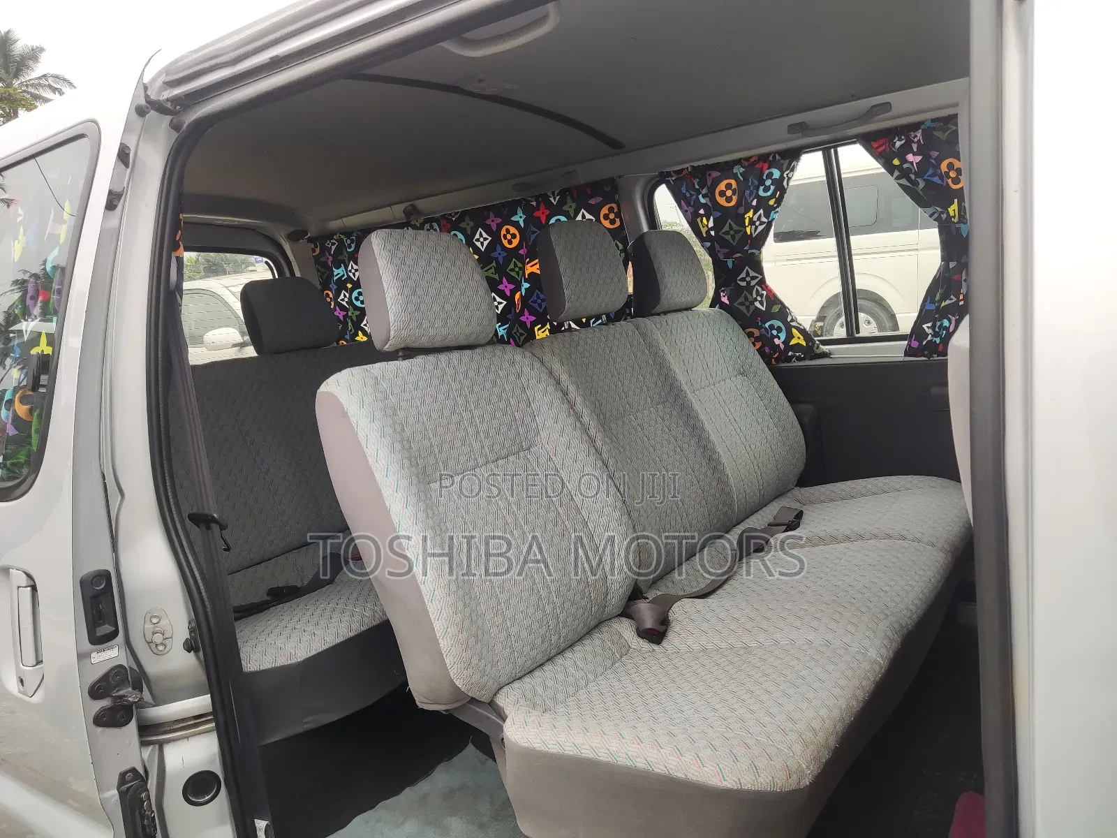 Toyota HiAce 2005 Silver
