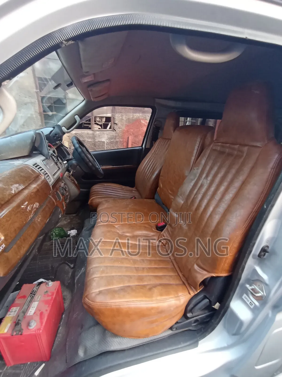 Toyota HiAce 2012 Silver