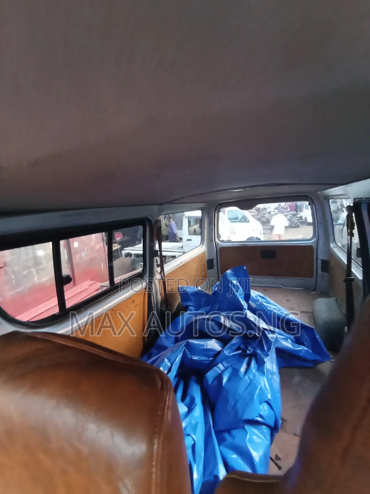 Toyota HiAce 2012 Silver