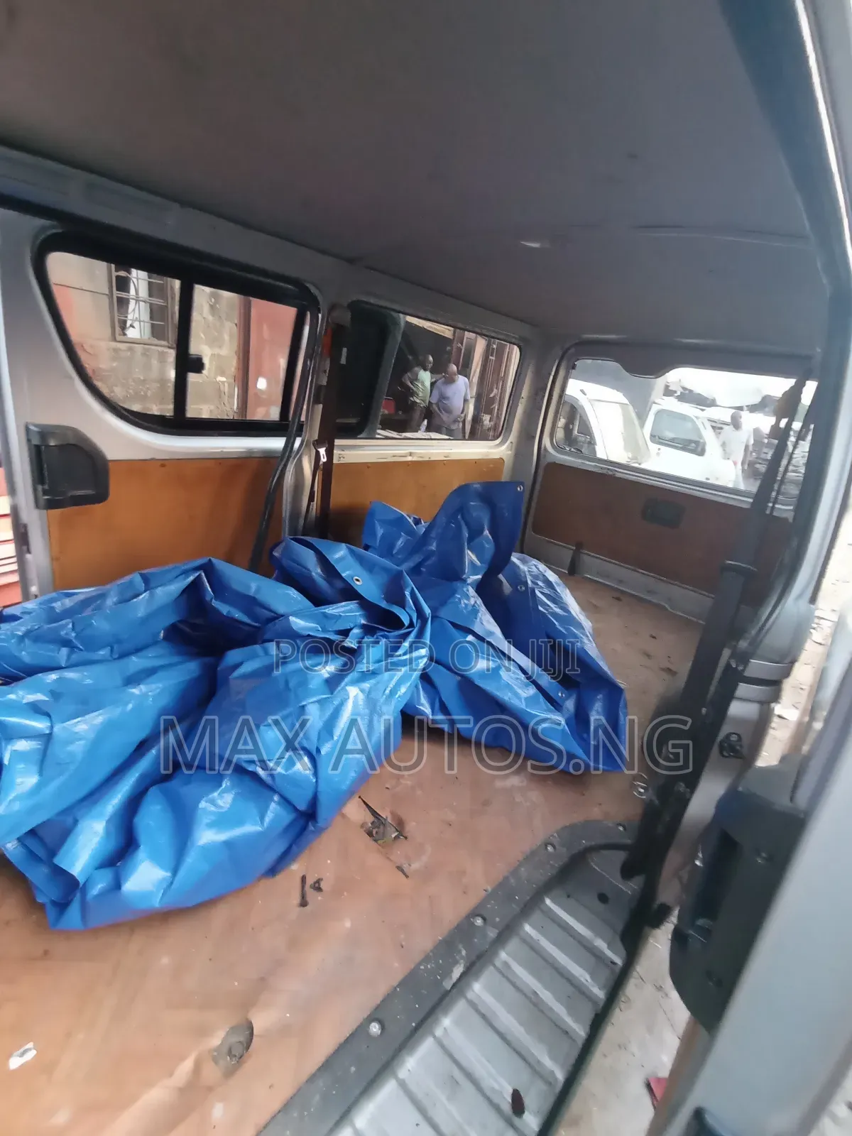 Toyota HiAce 2012 Silver