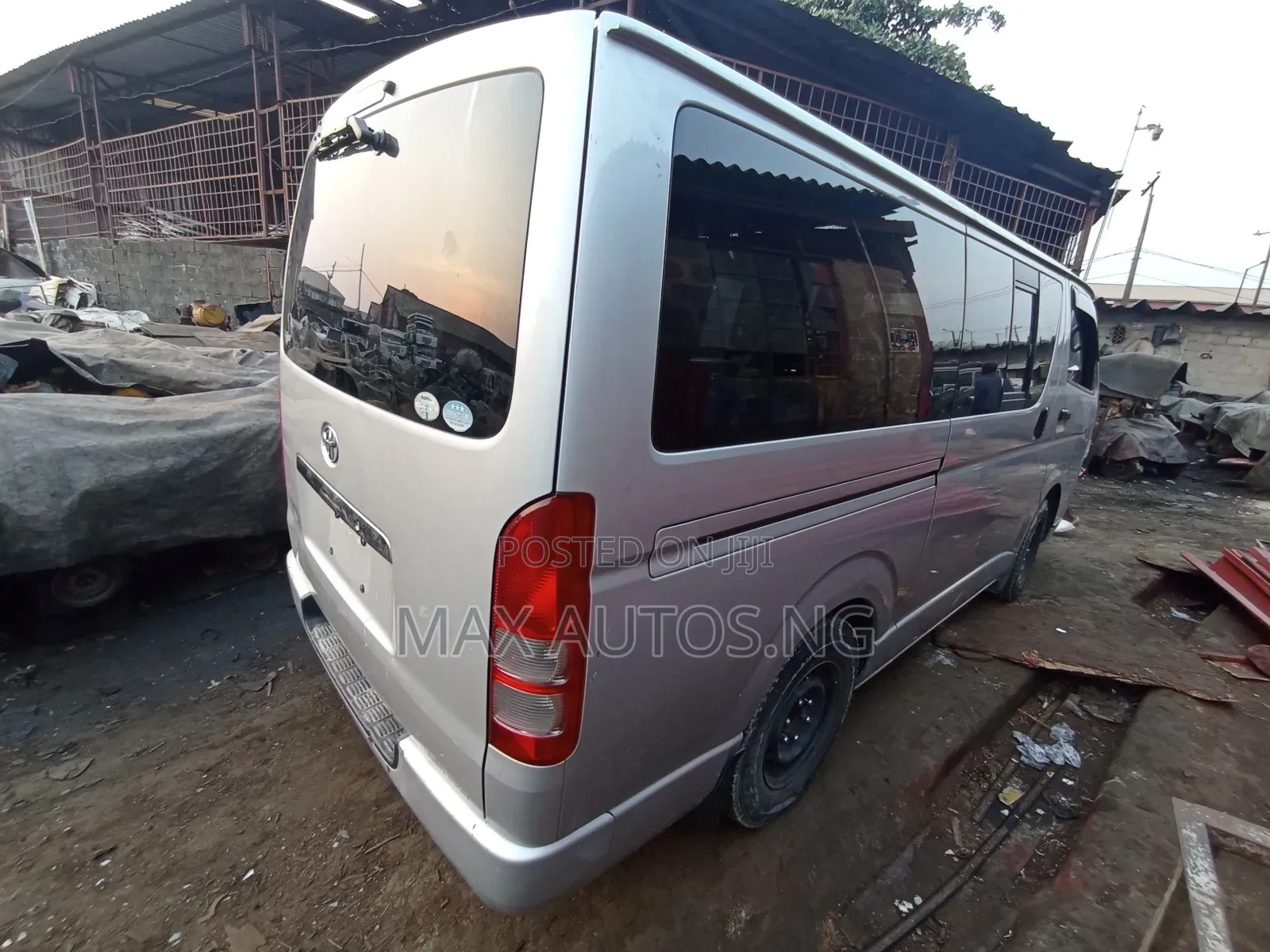 Toyota HiAce 2012 Silver